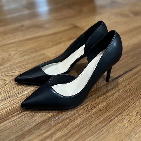 Never Worn Marc Fisher Meryl D'Orsay Pumps Size 7.5M - Picture 3 of 8